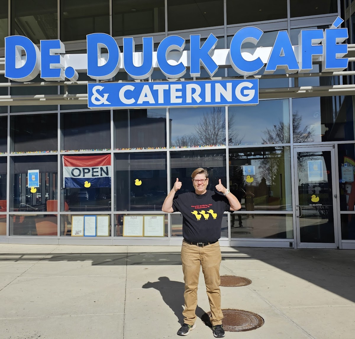 De Duck Cafe And Catering